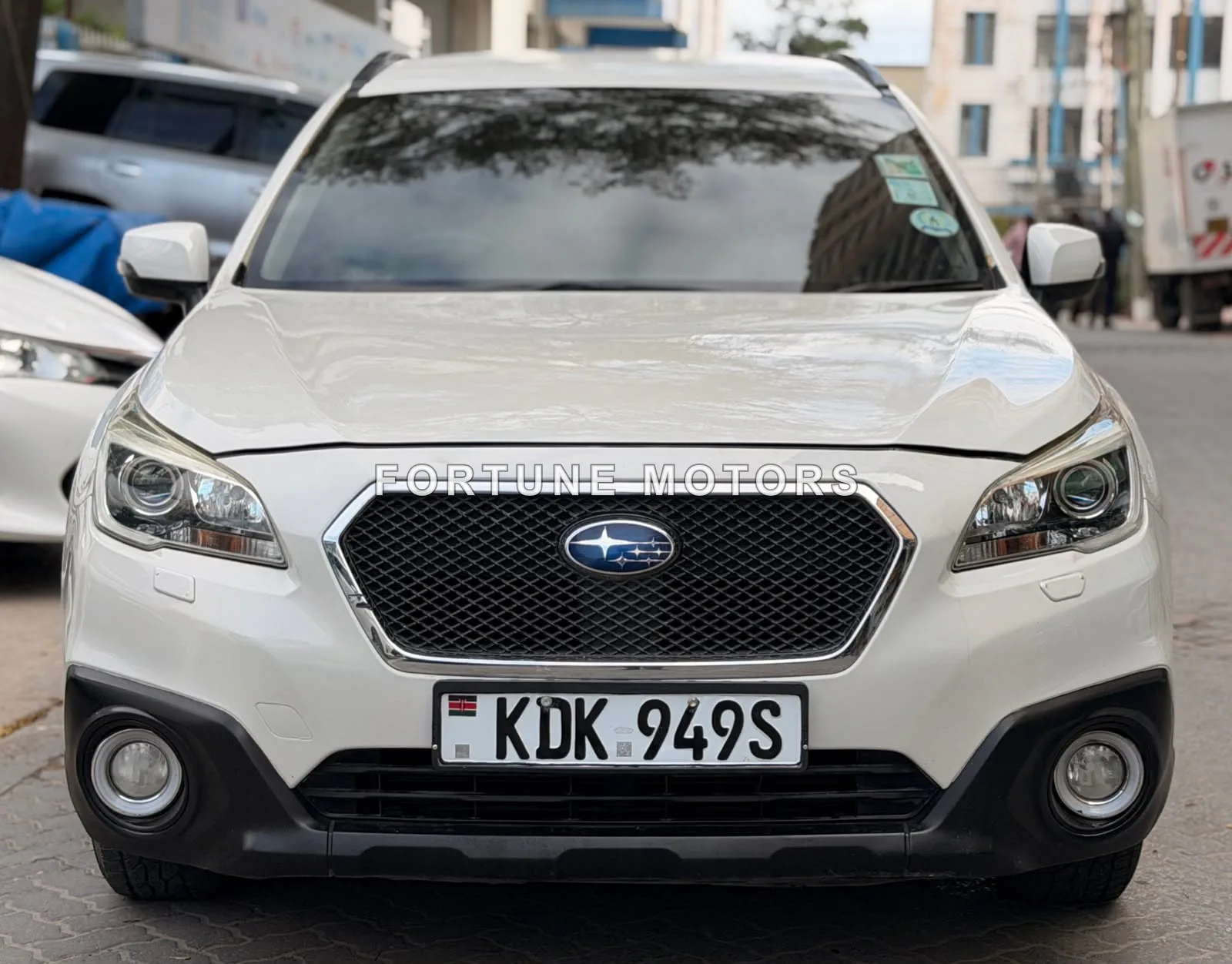 2015 Subaru Outback AWD, view 1